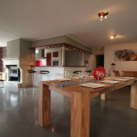 Les Ecuries Deroumard Bed & Breakfast *